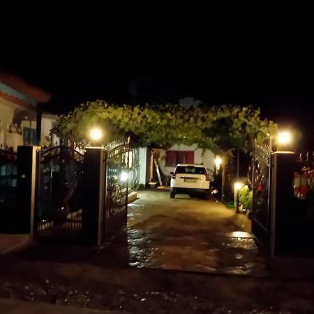 Casa Rasaritul Soarelui Sarichioi Hotell Exteriör bild